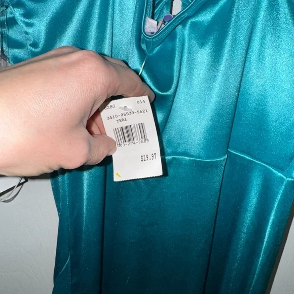 Elegant Teal Maxi Dress - Picture 4 of 6